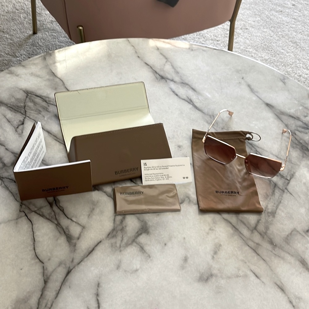 Brand new Burberry women’s sunglasses rose gold